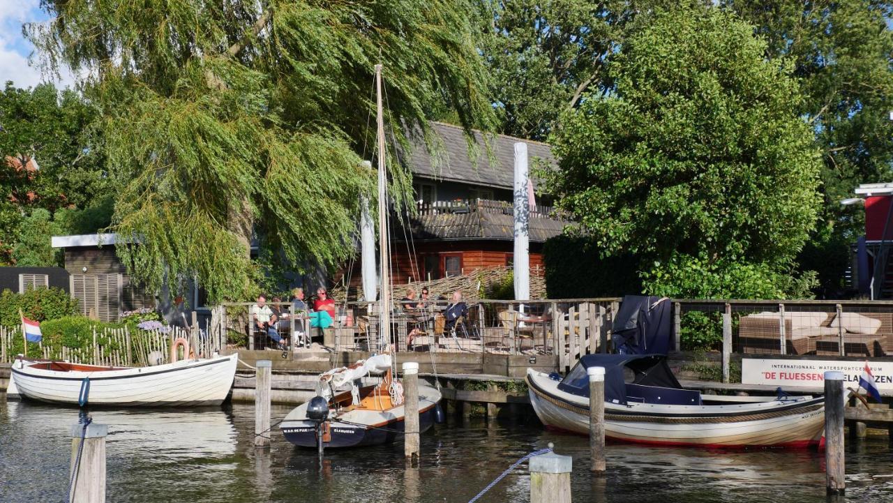 Landzicht Vakantiehuis Aan De Fluessen Elahuizen Exterior foto